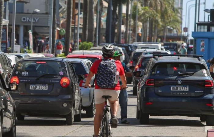 Tourists who are fined for traffic violations in Uruguay must pay them before leaving the country