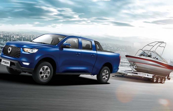 A pickup truck rivaling Hilux and Ranger arrives in the region with a gasoline and turbo engine