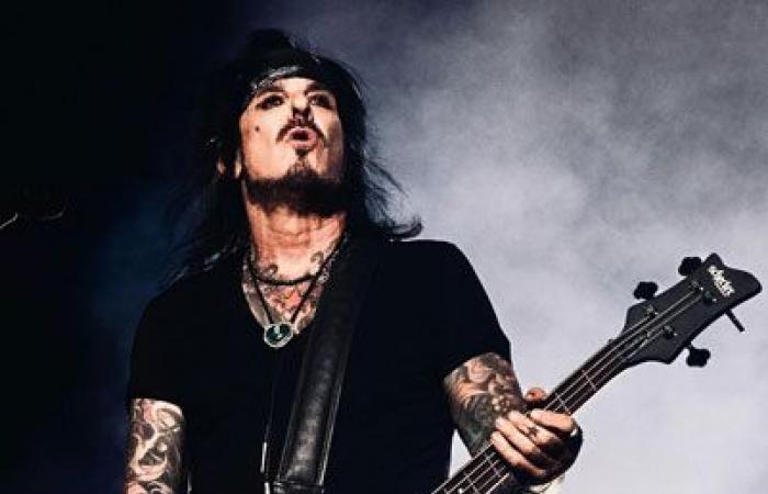 MÖTLEY CRÜE have no plans to record any more music. Part 3 of Slash’s documentary. Listen to SABIRE’s album.