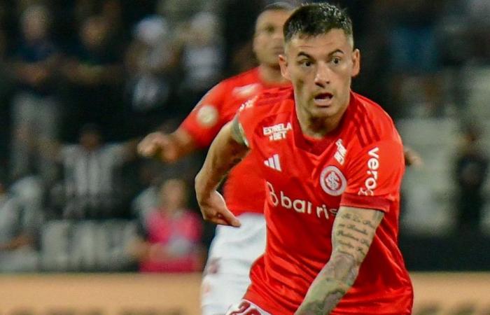 Inter de Porto Alegre denies the departure of Charles Aránguiz to the U