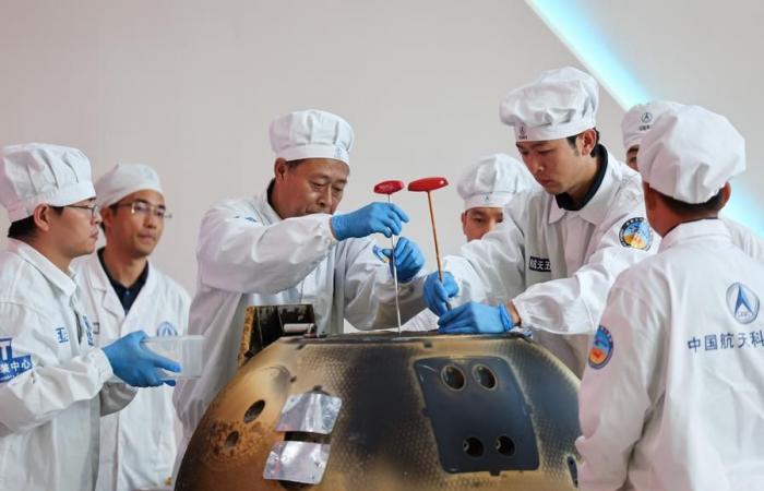 China willing to expand international cooperation on lunar exploration missions