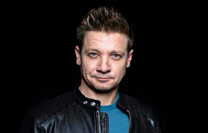 Jeremy Renner showed the scars left after the accident that almost cost him his life