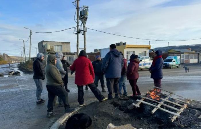 Neighbors of the Abel Amaya neighborhood in protest: Without gas and impassable streets