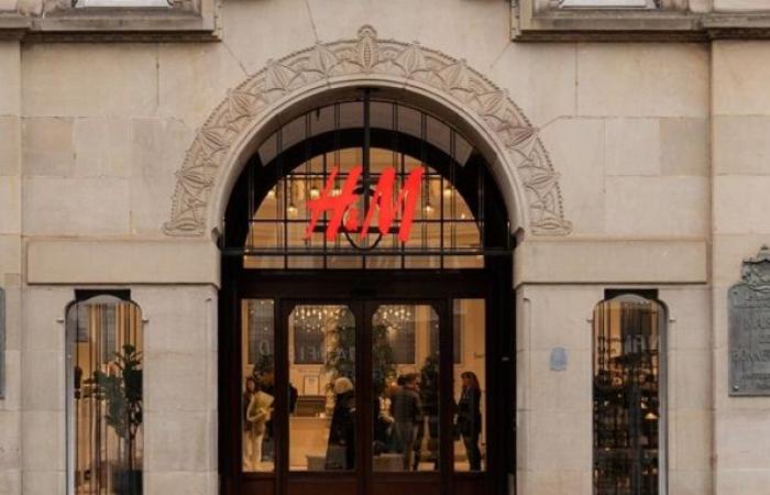 H&M boosts its profit by 62% in the first half, despite freezing its sales