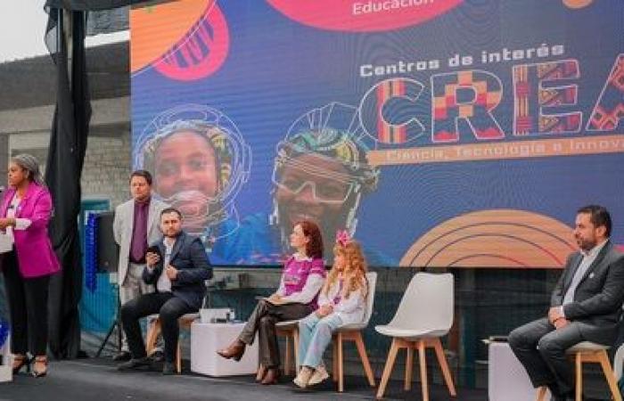 The Minister of National Education announced an investment of 16 billion pesos for the development of Centers of Interest in Science, Technology and Innovation in the country
