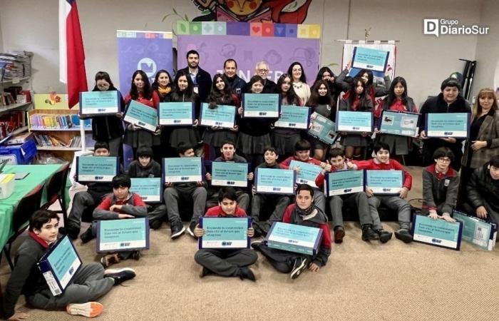 Delivery of computers to students in the Aysén Region begins