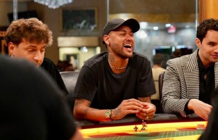 Neymar Jr. and his reaction to losing $174,000 in a poker hand with NBA star Jimmy Butler