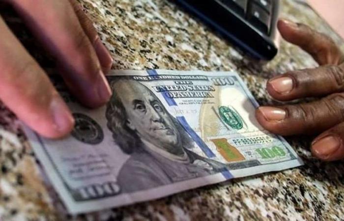 Dollar price drops and MLC rises in informal currency market in Cuba