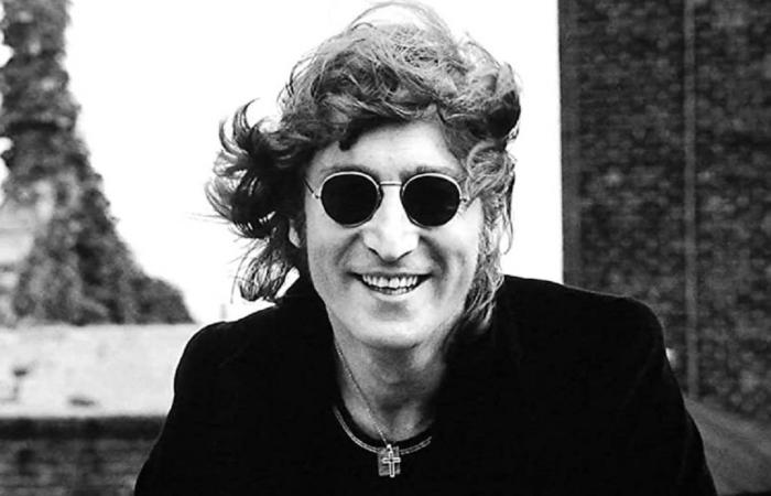 Unpublished images of John Lennon taken in 1973 published