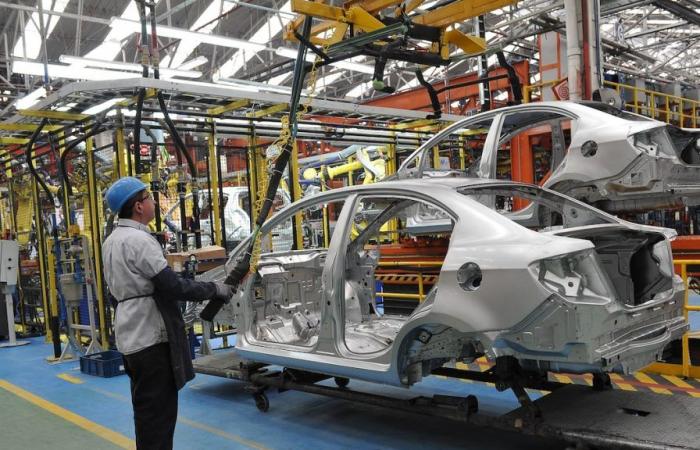 What is happening in the Colombian automotive industry?