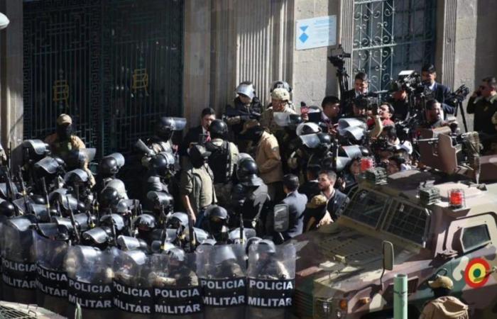Failed coup, self-coup, montage or what: the data and doubts in Bolivia the day after the military uprising