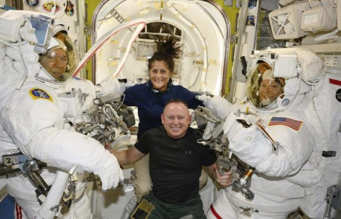 Problems in Boeing capsule prolong stay of NASA astronauts in space station