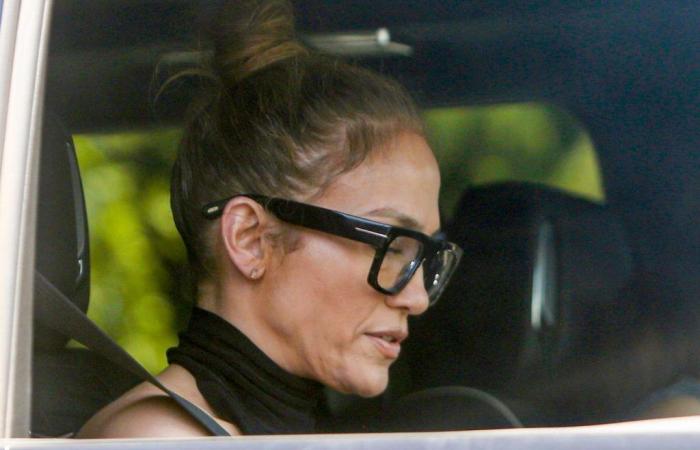 Jennifer Lopez’s tense face