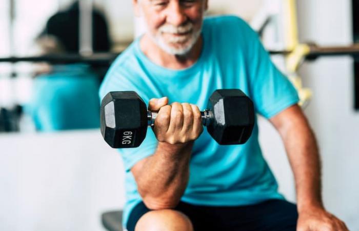 What you need to know if you are over 60 and want to exercise: is it better to exercise alone than with someone else?
