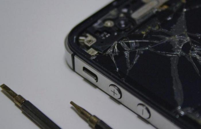 Apple brings self-repair tools for its products to Europe