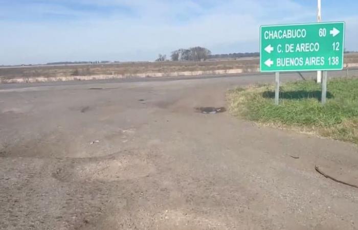 A producer showed the deplorable state of an Argentine road and it went viral