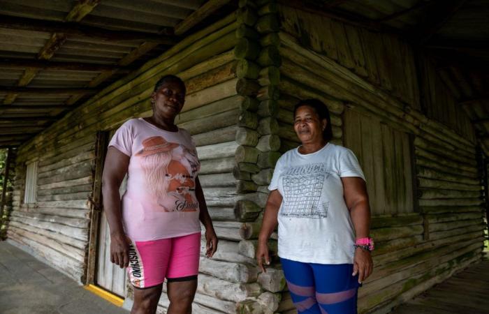Ebony skins: resilient women in Buenaventura, Valle del Cauca
