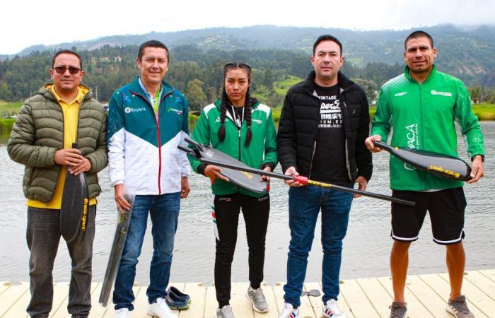 Indeportes delivers sports equipment to the Boyacá Canoeing League