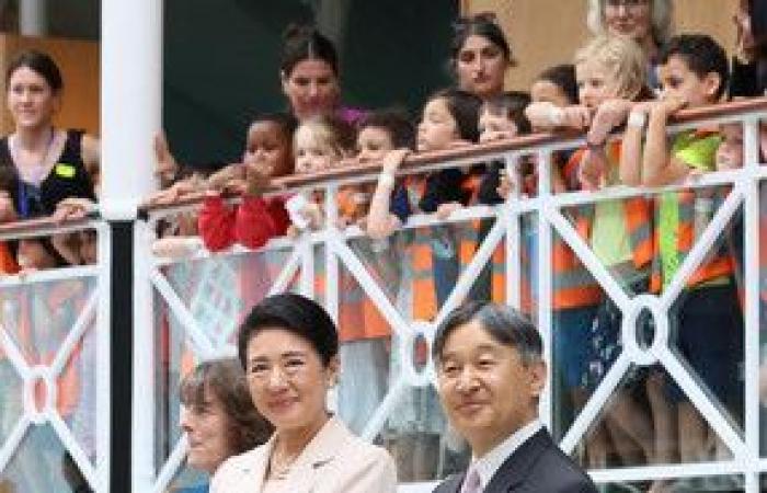 The Emperor and Empress of Japan say goodbye to the British royal couple