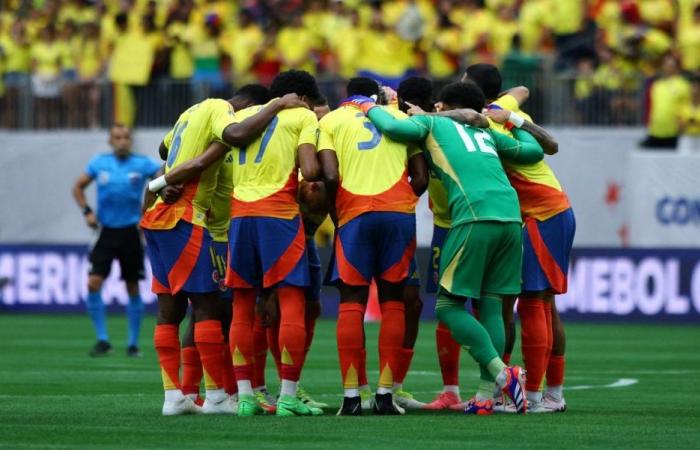 [VIDEO] To the rhythm of bachata: Colombia warms up the match against Costa Rica