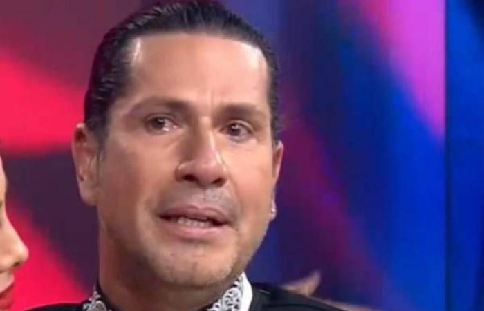 Gregorio Pernía, Titi, burst into tears live during Los Hackers del Espectáculo