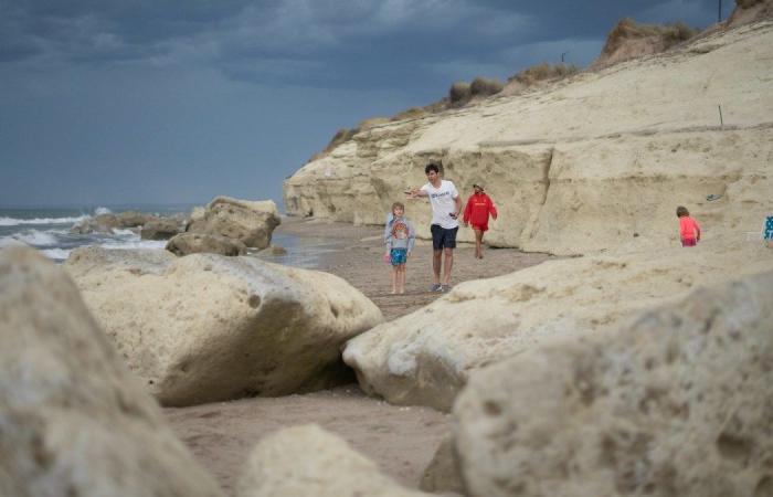 What does the study that analyzed what could happen when the sea level increases in Las Grutas say?