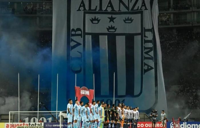 Alianza Lima made an unusual change to face Sporting Cristal for the Ciudad de los Reyes Cup and received harsh criticism
