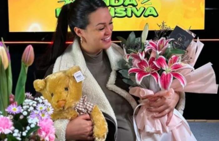Angie Arizaga received an emotional surprise when she said goodbye to hosting the radio station