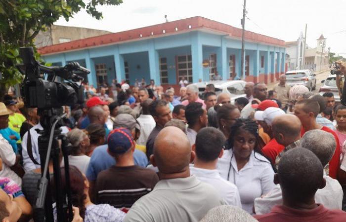 Visit Díaz-Canel centers of economic interest in Cienfuegos