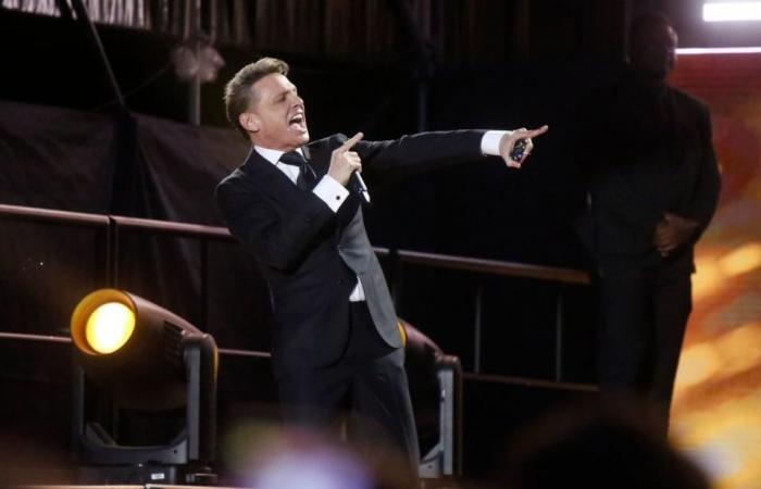 Luis Miguel unleashes madness in his spectacular concert in Córdoba, the first stop on his long-awaited tour of Spain