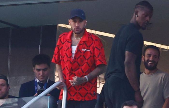 Neymar, in Las Vegas to see Brazil, train… and play poker