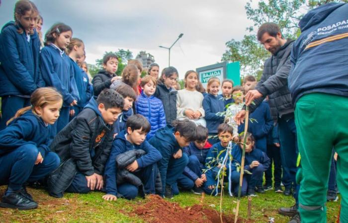 Inauguration of sign and planting of the Historic Sarandí