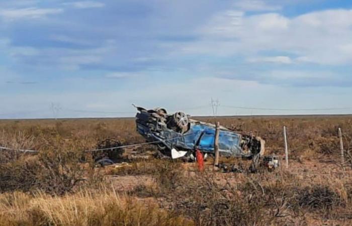 A man died after his car overturned on Route 51 in Neuquén