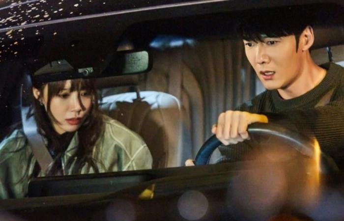 Apink’s Jeong Eun Ji and Choi Jin Hyuk’s car gets stuck in a ditch in “Miss Night And Day”
