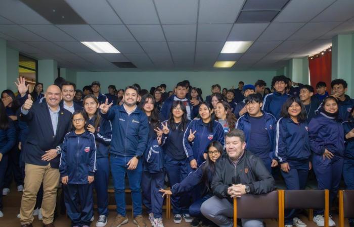 Students from the Libertador General Bernardo O’Higgins High School discussed the role of the Regional Government