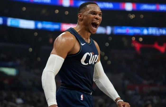 Westbrook to pick up $4M option, stay with Clippers, sources say