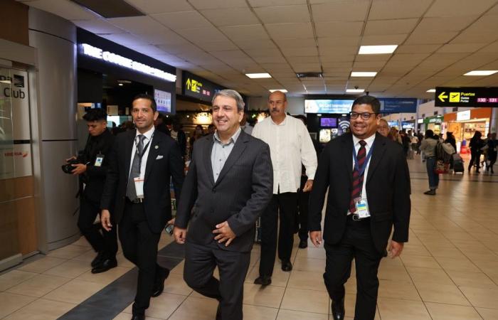 Cuban minister in Panama for investiture of elected president