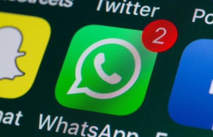 How to read WhatsApp messages without having to open the chats