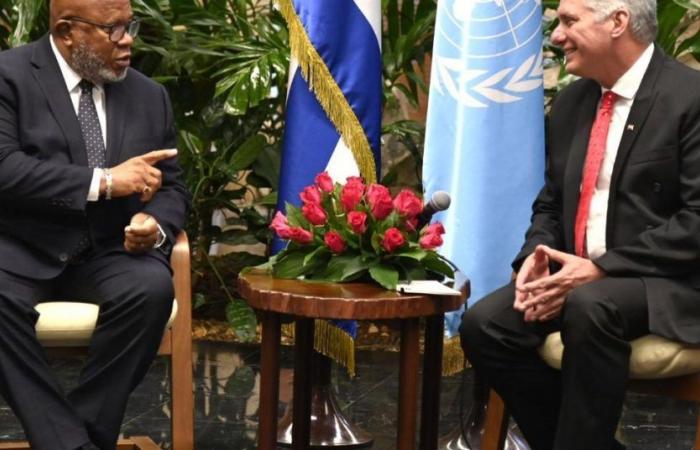 A senior UN official and Cuban leaders compete in mutual self-aggrandizement
