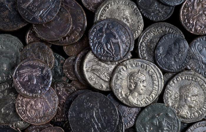 The discovery of a fabulous hidden treasure Israel in times of the Roman Empire