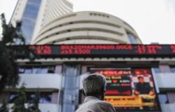 Nifty 50 Share Price Live Updates: Nifty 50 is trading at ₹22242.2