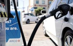 Gas Prices Drop Sunday for 13th Consecutive Day