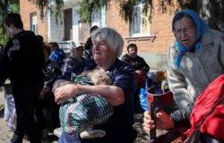 New attacks by Russia force more than 1,700 Ukrainian civilians to evacuate their homes