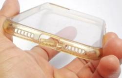 If your cell phone case has become old and yellowed, revive it with a homemade trick and without spending money