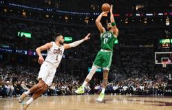 NBA playoffs: Jayson Tatum, Celtics hold off late Cavaliers rally to take Game 3