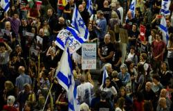 Thousands of Israelis take to streets to demand hostage deal