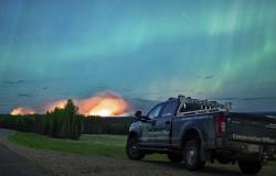 Town prepares for possible ‘last stand’ as wildfires rage in Western Canada