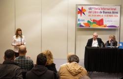 The Minister of Culture led the Santa Fe Day at the Book Fair