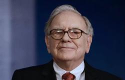 2 Warren Buffett Stocks to Buy Right Now