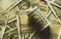 Rupee opens on flat note at 83.51 against US dollar in early trade